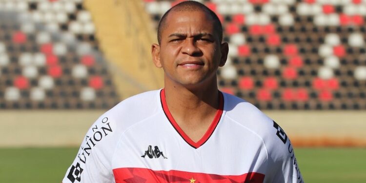 Após anos sendo zoado pelo seu peso, Walter reaparece fininho e com corpo de atleta