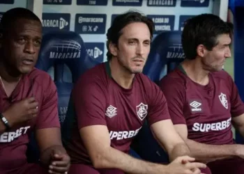 Zubeldía mal chegou no Fluminense e já foi parar na Justiça