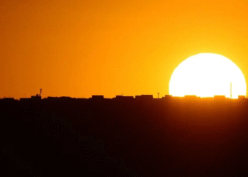 Horário de verão já começou para trabalhadores em cidade do Sul