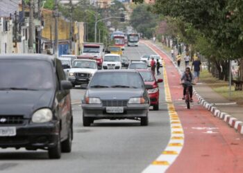 Avenida gigantesca tem 42km de extensão e fica em lugar que poucos brasileiros sabem