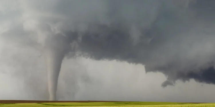 Ciclone chega e vai se formar nas próximas horas nesta região de país vizinho do Brasil
