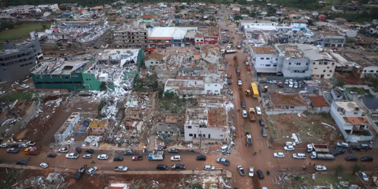 Após tragédia no Paraná, ciclones tomam novo destino e Brasil fica atento