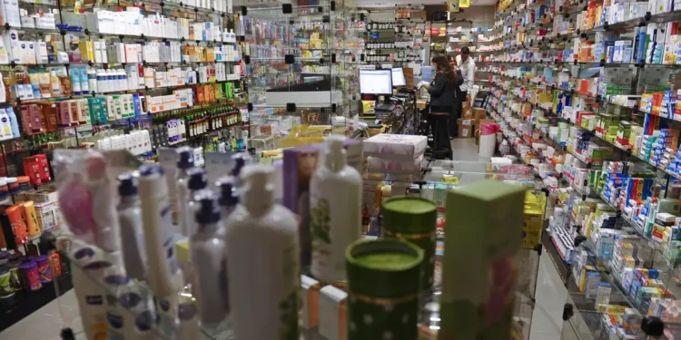 Histórica rede de farmácias bate na porta da falência e está prestes a fechar