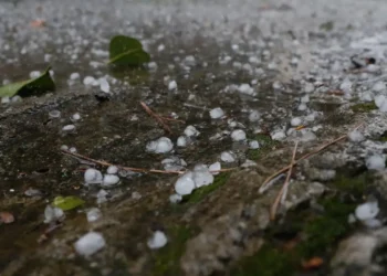 4 estados brasileiros receberam alerta vermelho para granizo