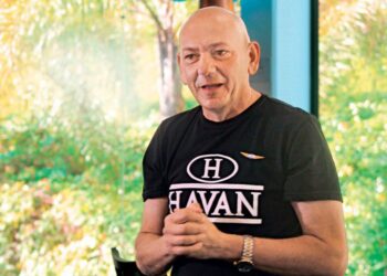 Enquanto Eike Batista foi à falência, dono da Havan comprou mansão gigantesca de dar inveja