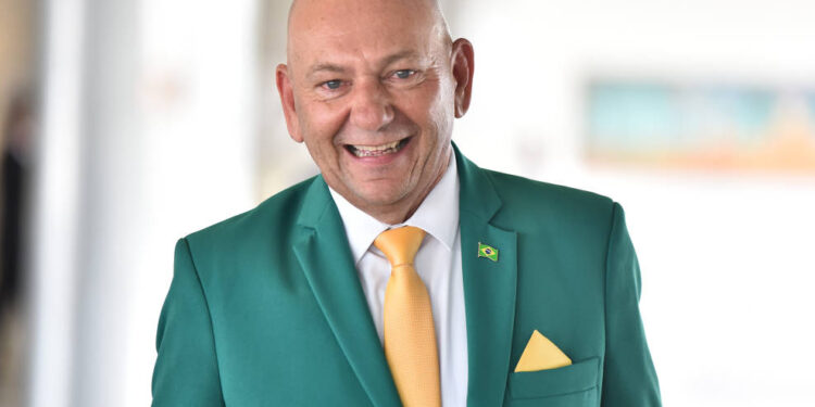 Véio da Havan comprou uma mansão única com exclusividade de causar inveja