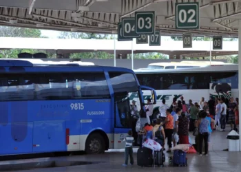 Lei que quase ninguém conhece oferece passagens de graça para viagens
