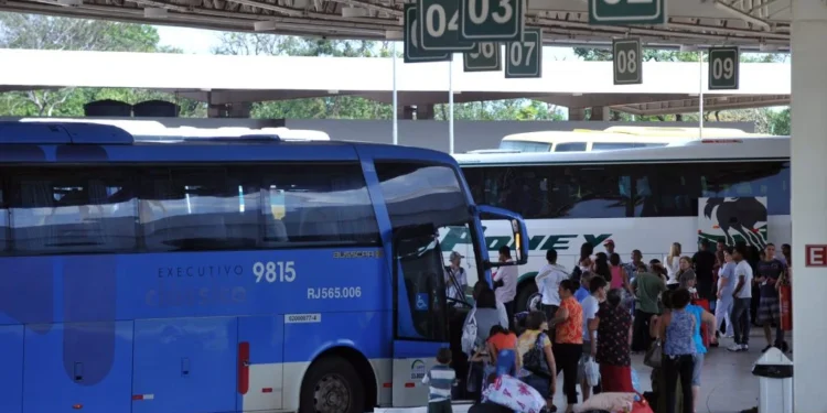 Lei que quase ninguém conhece oferece passagens de graça para viagens