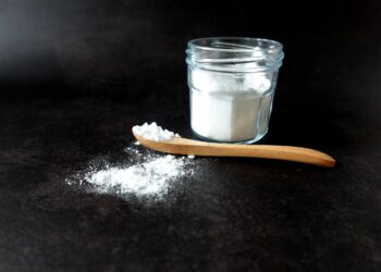 Misture bicarbonato, limão e sal e veja o resultado incrível que poucos conhecem