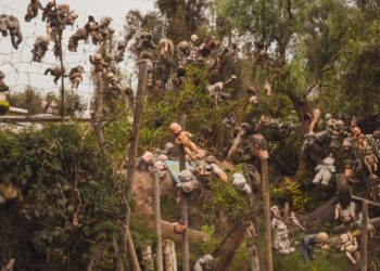 Cemitério de bonecas