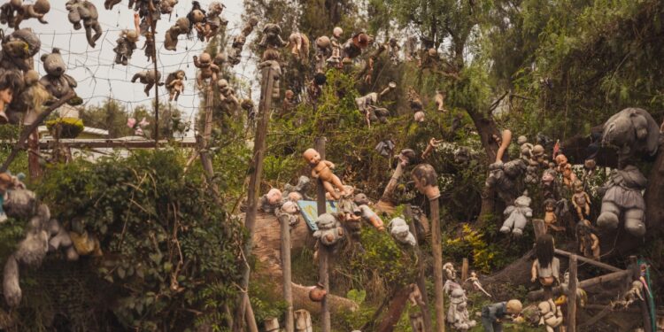 Cemitério de bonecas