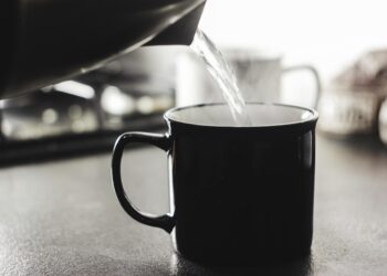 Chá liberado pela Anvisa seca barriga antes de começar o verão de 2026