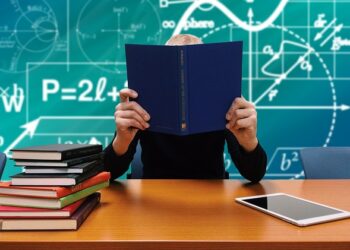 Determinação do Governo proibiu mulheres de estudarem medicina e lei gerou revolta mundial neste lugar do mundo