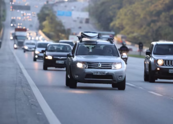 Por que os carros têm velocidade acima do permitido nas estradas?