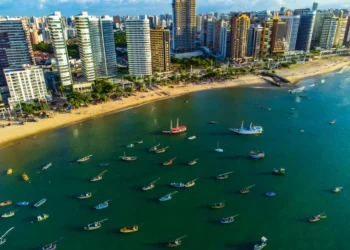 Paraíso mundial tem sol o ano inteiro e praias de dar inveja