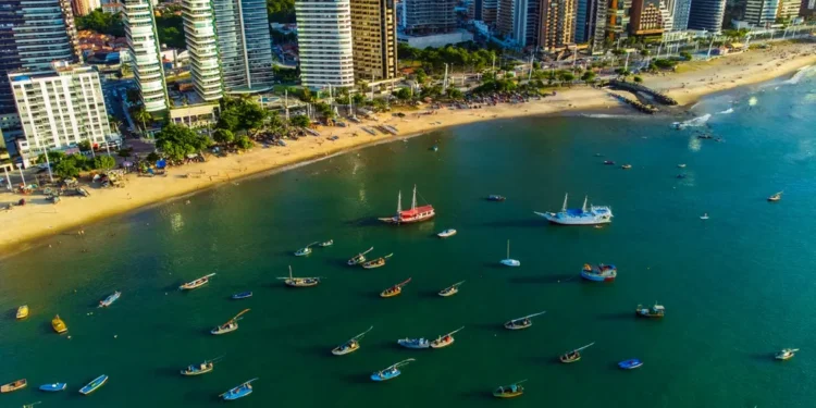 Paraíso mundial tem sol o ano inteiro e praias de dar inveja