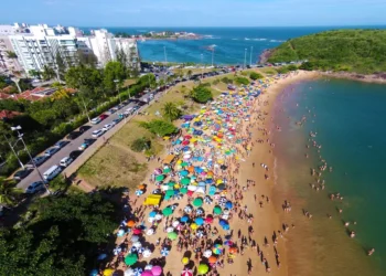 Turistas vão ter que pagar para entrar nessa cidade: taxa de visitação será cobrada