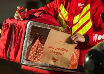 Lei determina ponto final para entregadores do iFood: tem que subir ou não para entregar?