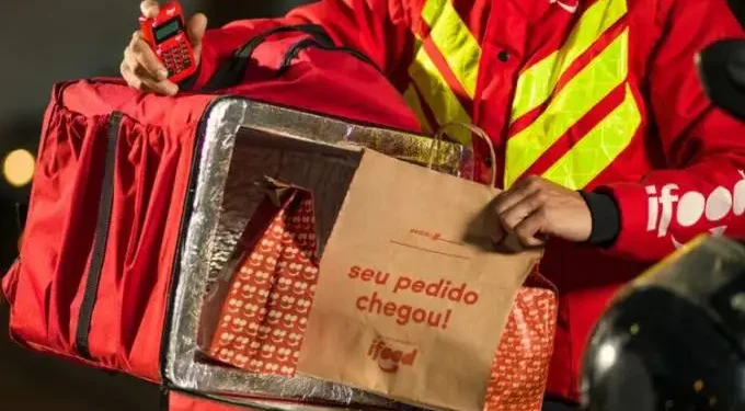 Lei determina ponto final para entregadores do iFood: tem que subir ou não para entregar?