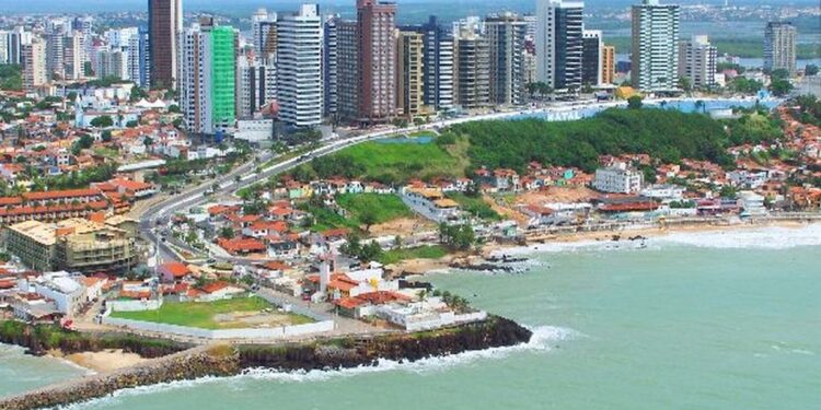 Cidade do Nordeste tem praia que lembra o Caribe e é o melhor lugar para ficar em paz