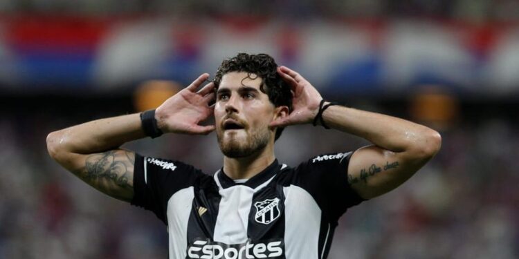 Oficial: Atacante Pedro Raul é do Internacional