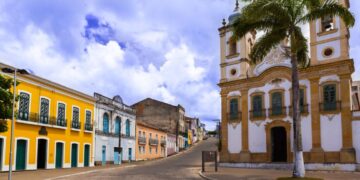 Cidade brasileira parece paraíso da Grécia e não é difícil de se hospedar
