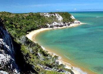 Melhores opções de praias do Nordeste nem custam tão caro assim