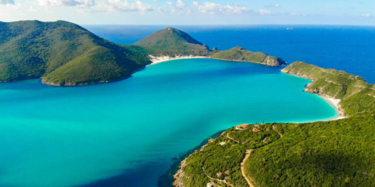 Lugar mais procurado do Brasil tem sol o ano inteiro e praias cristalinas