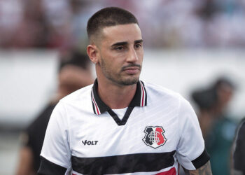 Thiago Galhardo chutou o balde e explanou tudo que tem de errado no Santa Cruz