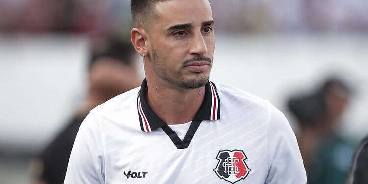 Thiago Galhardo chutou o balde e explanou tudo que tem de errado no Santa Cruz