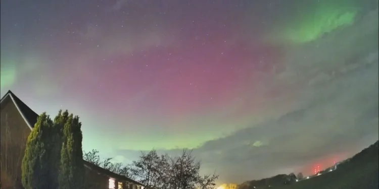 Fenômeno mais bonito da Terra aparece em outros países em que moradores não estão acostumados