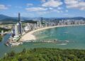 Cidade mais cara para se viver no Brasil vai construir barreira de luxo na praia