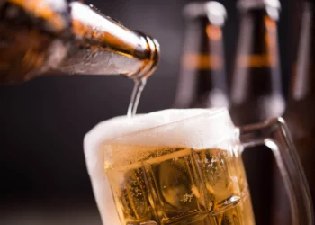 Esses lugares não vão poder vender bebida alcoólica no Brasil em 2026