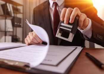 Posso regularizar um imóvel no cartório sem escritura?