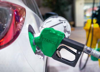 Vale a pena usar etanol no carro em 2026?