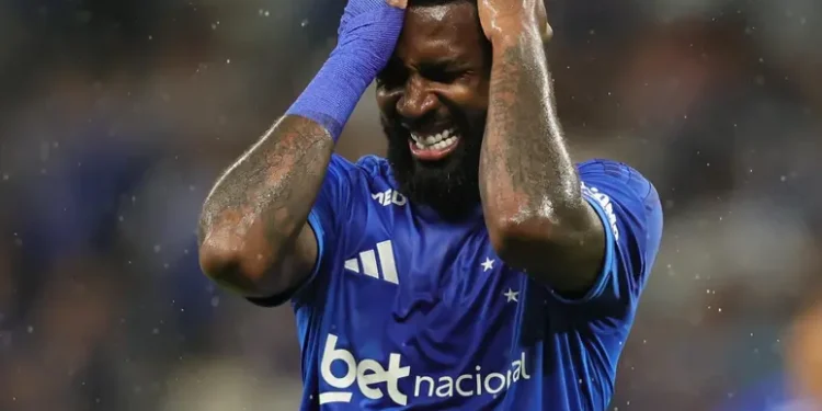 Gerson mal chegou no Cruzeiro e já encerrou ciclo após primeira derrota
