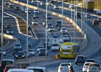 Parcelado ou com a reserva de emergência: como é melhor pagar o IPVA?