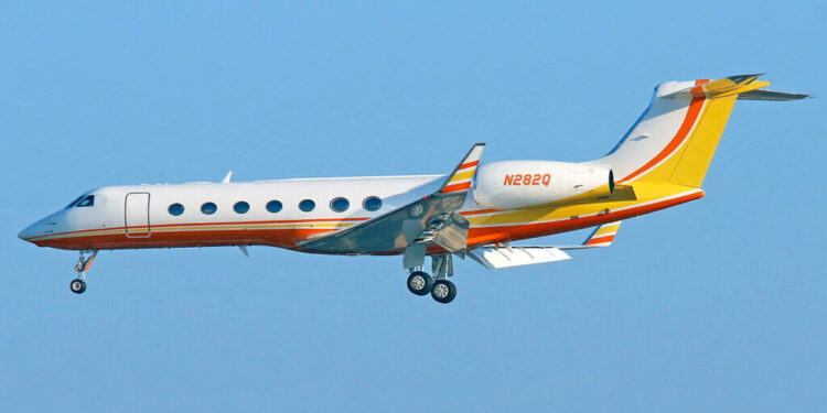 Jatinho particular mais caro do Brasil anda a 900km/h e pertence a cantor sertanejo