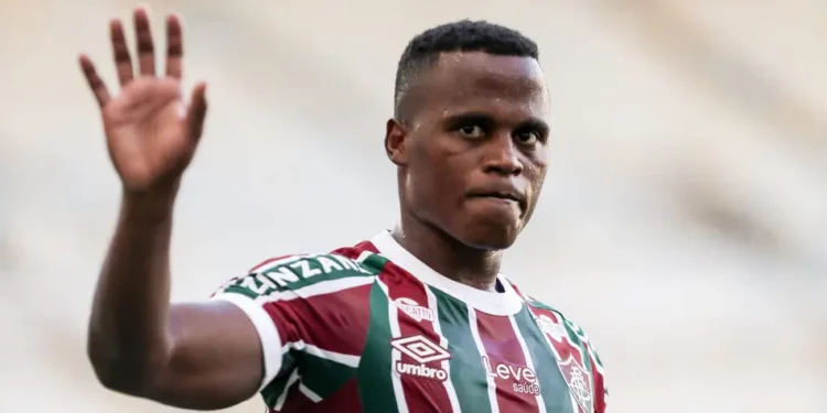 Jhon Arias já desembarcou no Allianz Parque para se apresentar