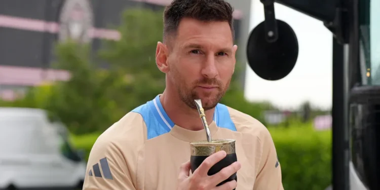 Lionel Messi surpreende e revela que gosta bebida inusitada que ninguém sabia que pode misturar