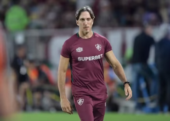 Técnico do Fluminense vai ter que passar por cirurgia cardiovascular