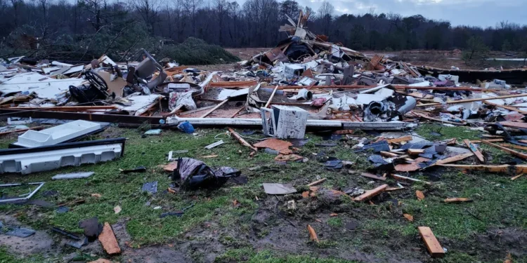 Quase 1 milhão de pessoas ficam sem luz após queda brusca de temperatura e voos foram cancelados nos EUA