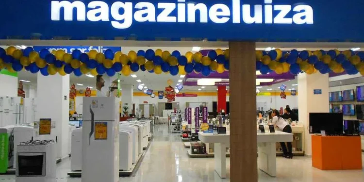 Enquanto Havan foi colocada na Justiça por R$ 10 mil, Magazine Luiza tomou multa de quase R$ 100.000