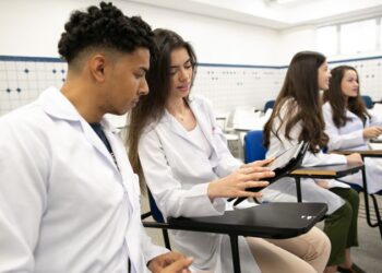 Curso de faculdade mais caro do Brasil pode custar um carro de luxo por ano