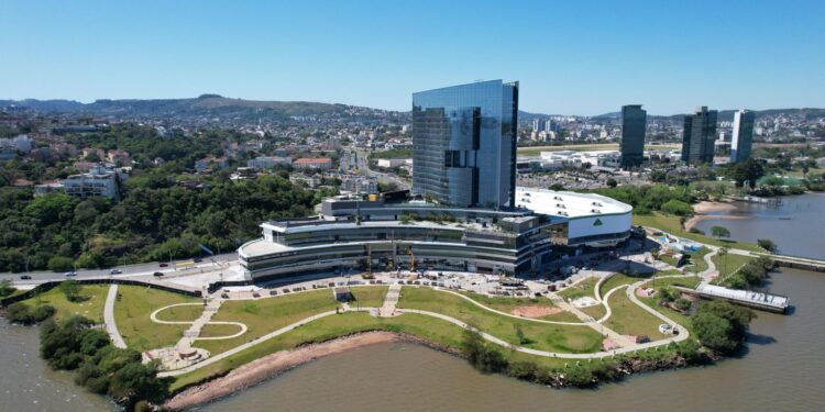 Shopping que é cartão postal de capital brasileira foi comprado por 2 empresários magnatas