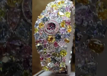 Relógio mais caro do mundo pode comprar um time de futebol