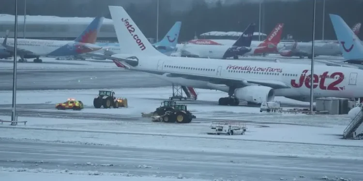 Tempestades fortes chegaram e centenas de voos foram cancelados nos aeroportos