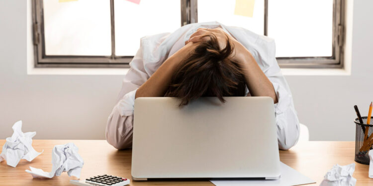 Brasileiros que têm ansiedade podem receber R$ 1.621 por mês