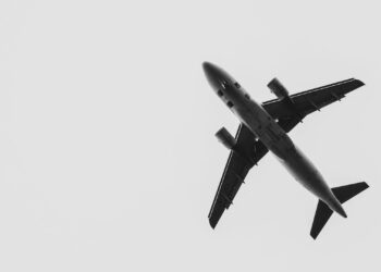 Avião gigante da Venezuela chegou ao Brasil e câmeras de segurança flagraram o momento