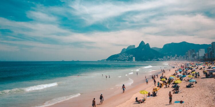 Capital mais quente do Brasil tem paraíso que parece o Caribe